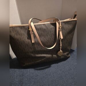 NWOT Michael Kors Large Signature Tote